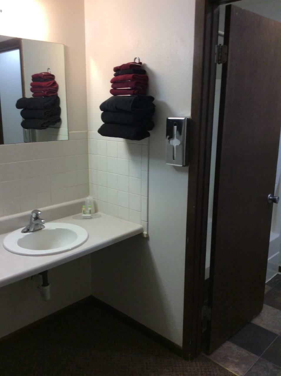 Sports Club Motel Wayne Екстер'єр фото